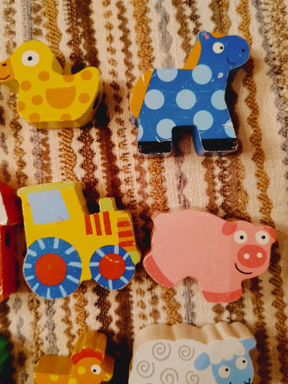 Wooden Farm Shapes Lacing Blocks 15 Pieces Barn Animals Tree Tractor